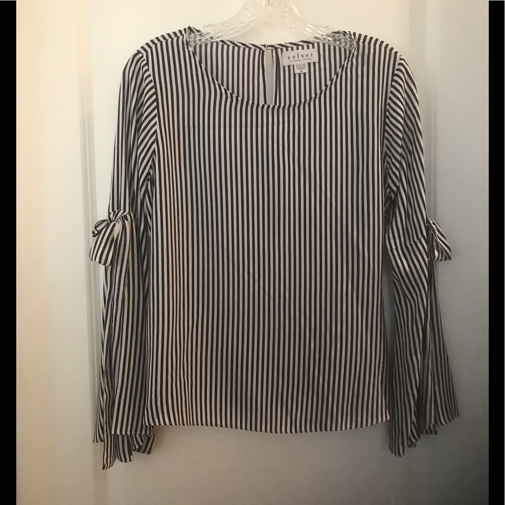 VELVET BY GRAHAM & SPENCER ADIA TIE SLEEVE BLOUSE NAVY WHITE